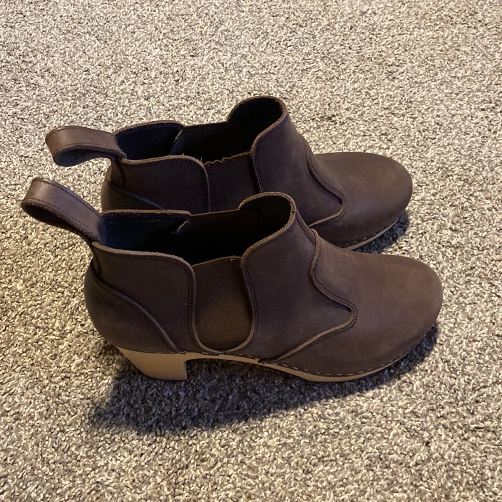 Swedish Hasbeens Size 39
